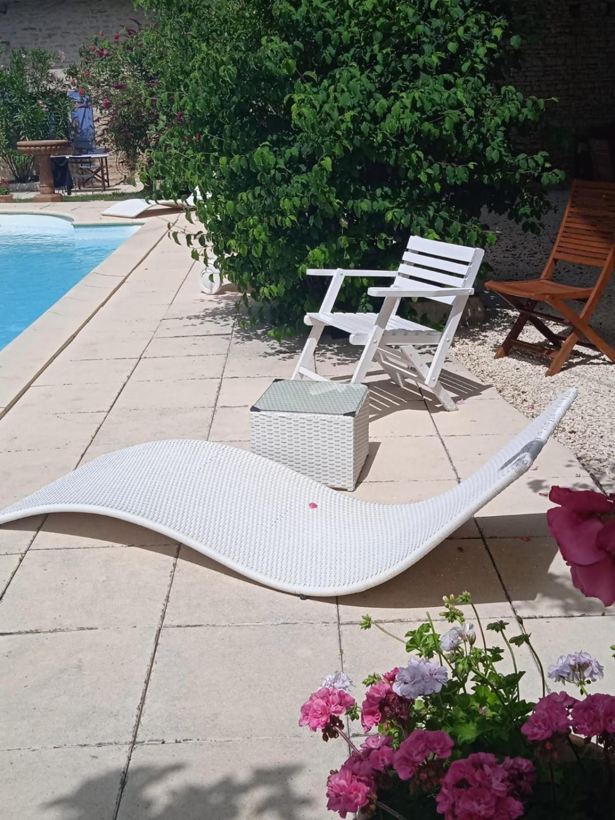 Bed and Breakfast Coucouhirondelle Brux Esterno foto