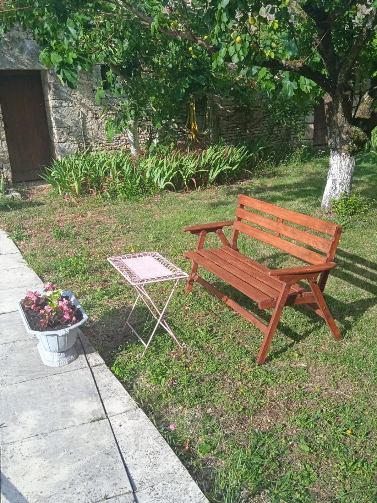 Bed and Breakfast Coucouhirondelle Brux Esterno foto