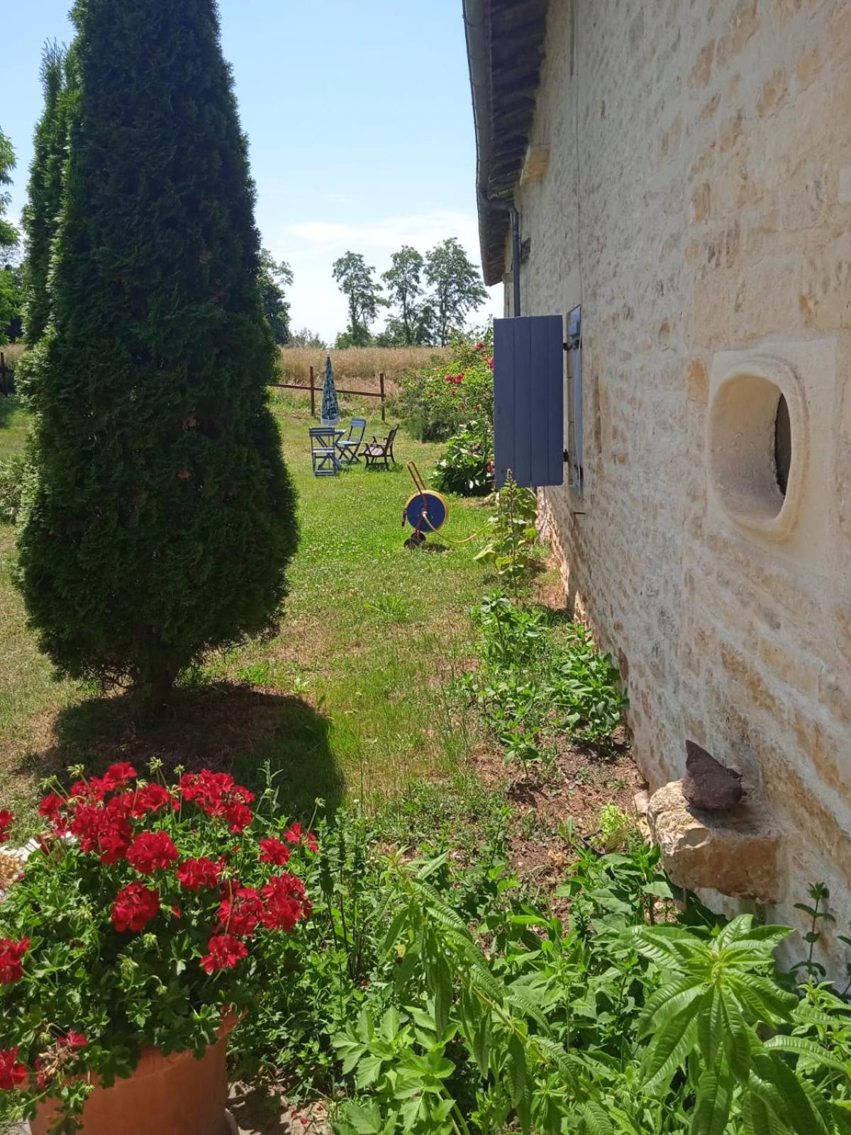 Bed and Breakfast Coucouhirondelle Brux Esterno foto